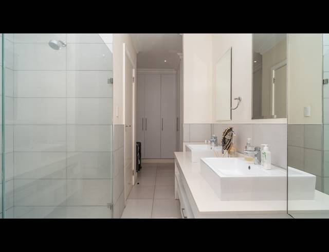 4 BEDROOM APARTMENT FOR SALE IN LA LUCIA RIDGE